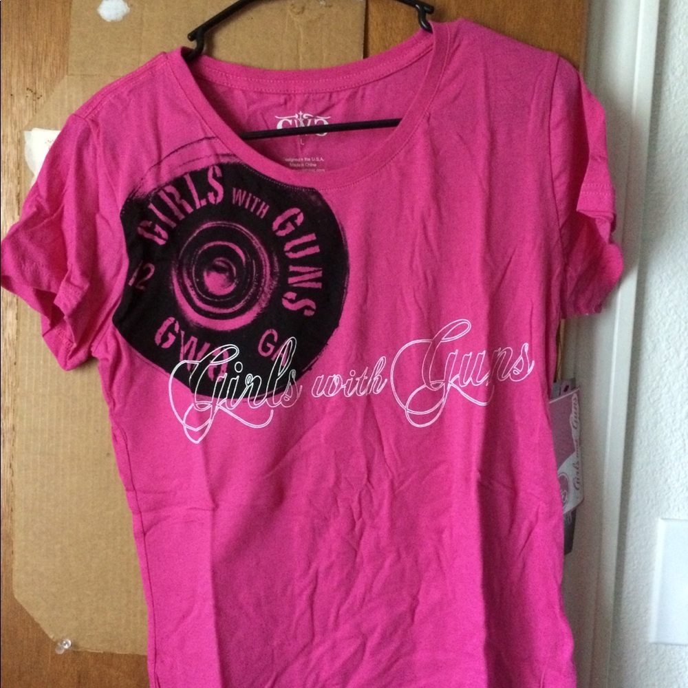 Girls With Guns signature t-shirt